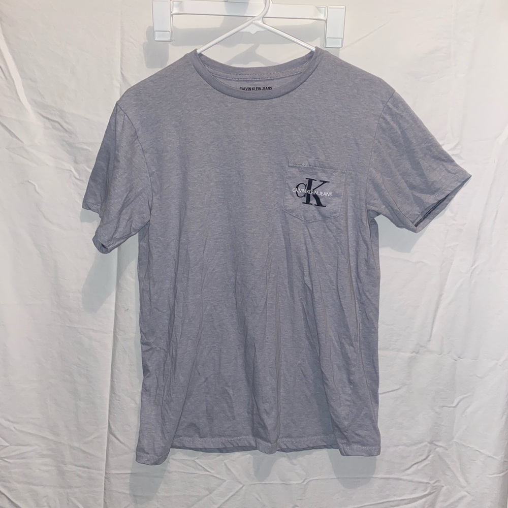 grey CALVIN KLEIN t shirt